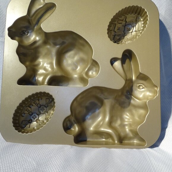 Nordic Ware 3D Easter Egg Bunny Rabbit Cake Pan - Picture 2 of 7